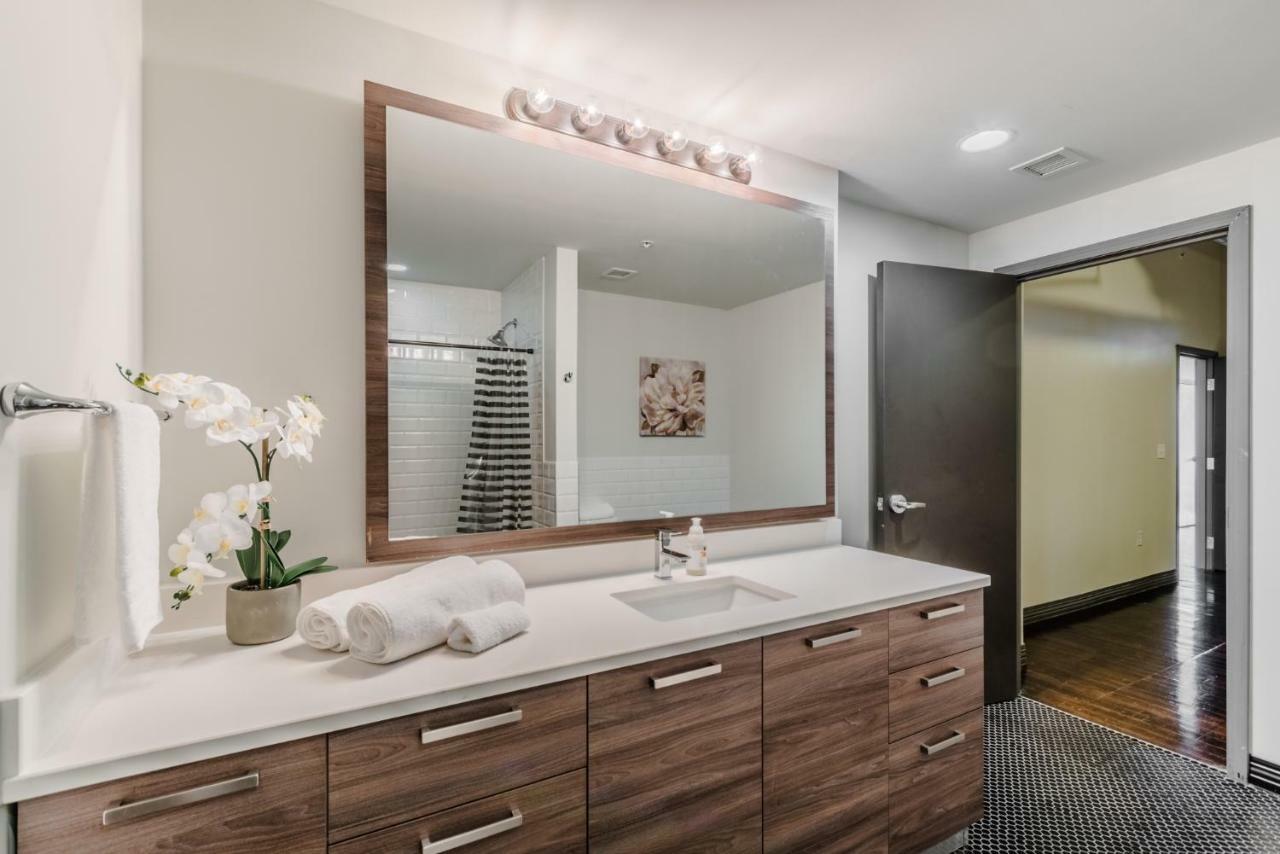 Regal Stays Corporate Apartments - Downtown Dallas Bagian luar foto